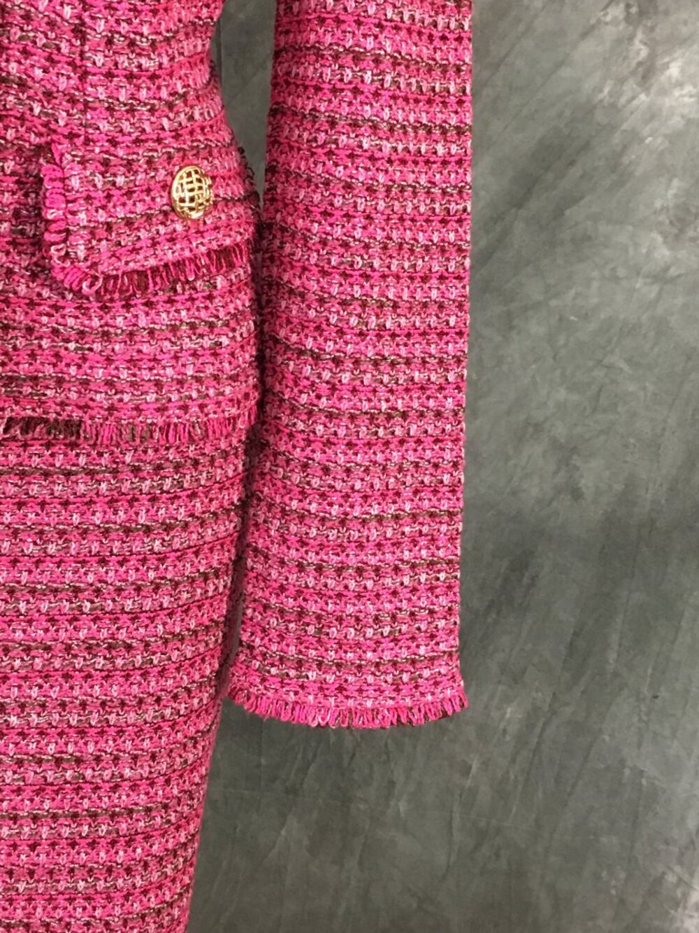 BEAUTIFUL St John knit pink multi fringe jacket skirt suit size 6 8 - Picture 6 of 10